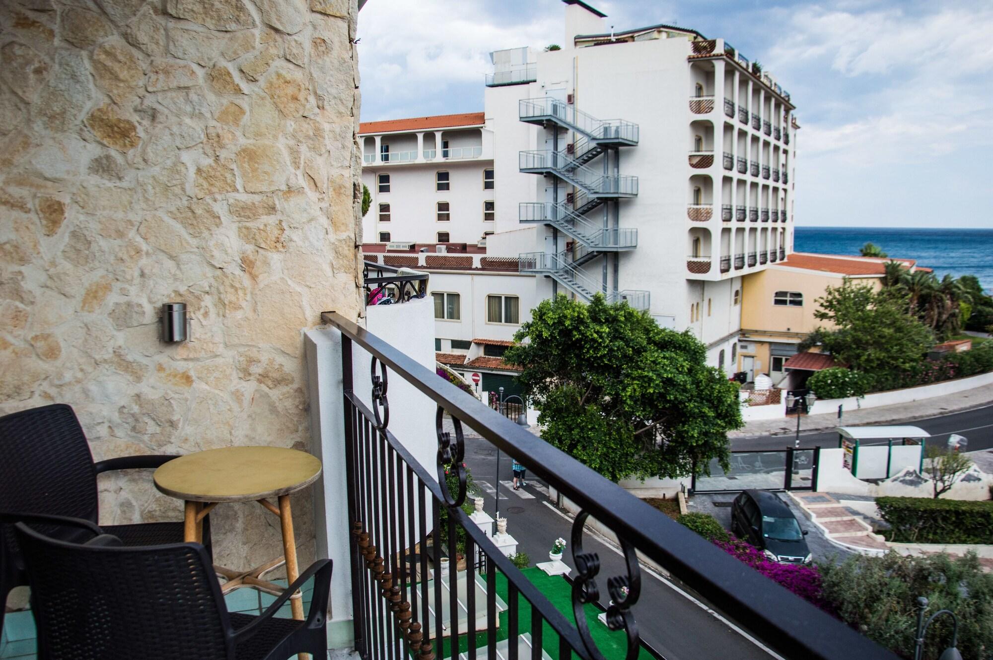 Hotel & Apartments Villa Linda Giardini-Naxos Exterior foto