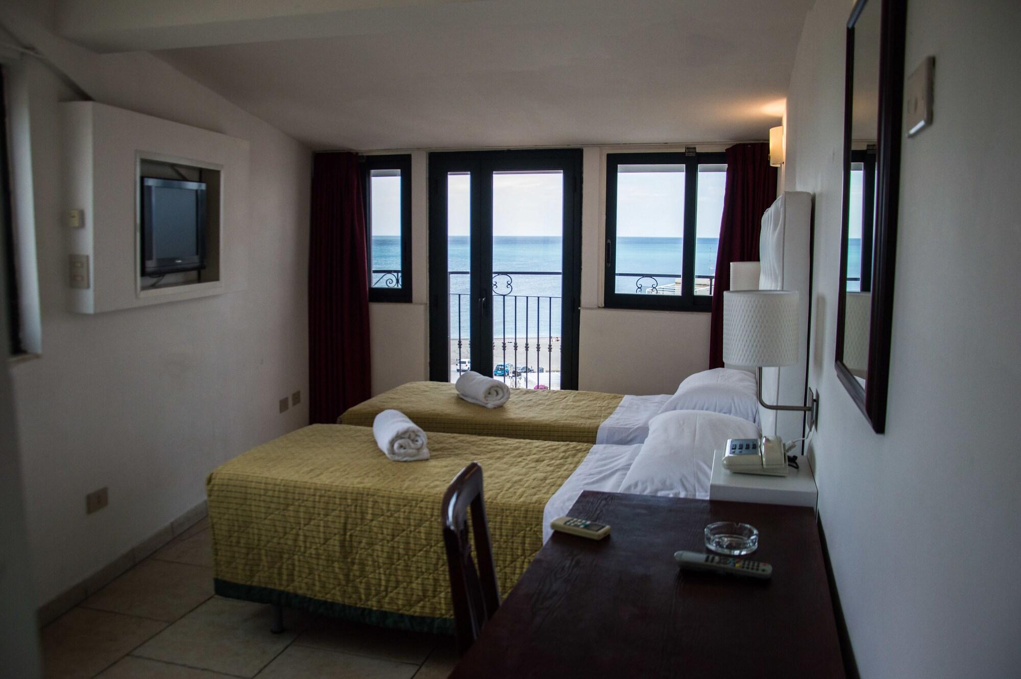 Hotel & Apartments Villa Linda Giardini-Naxos Exterior foto