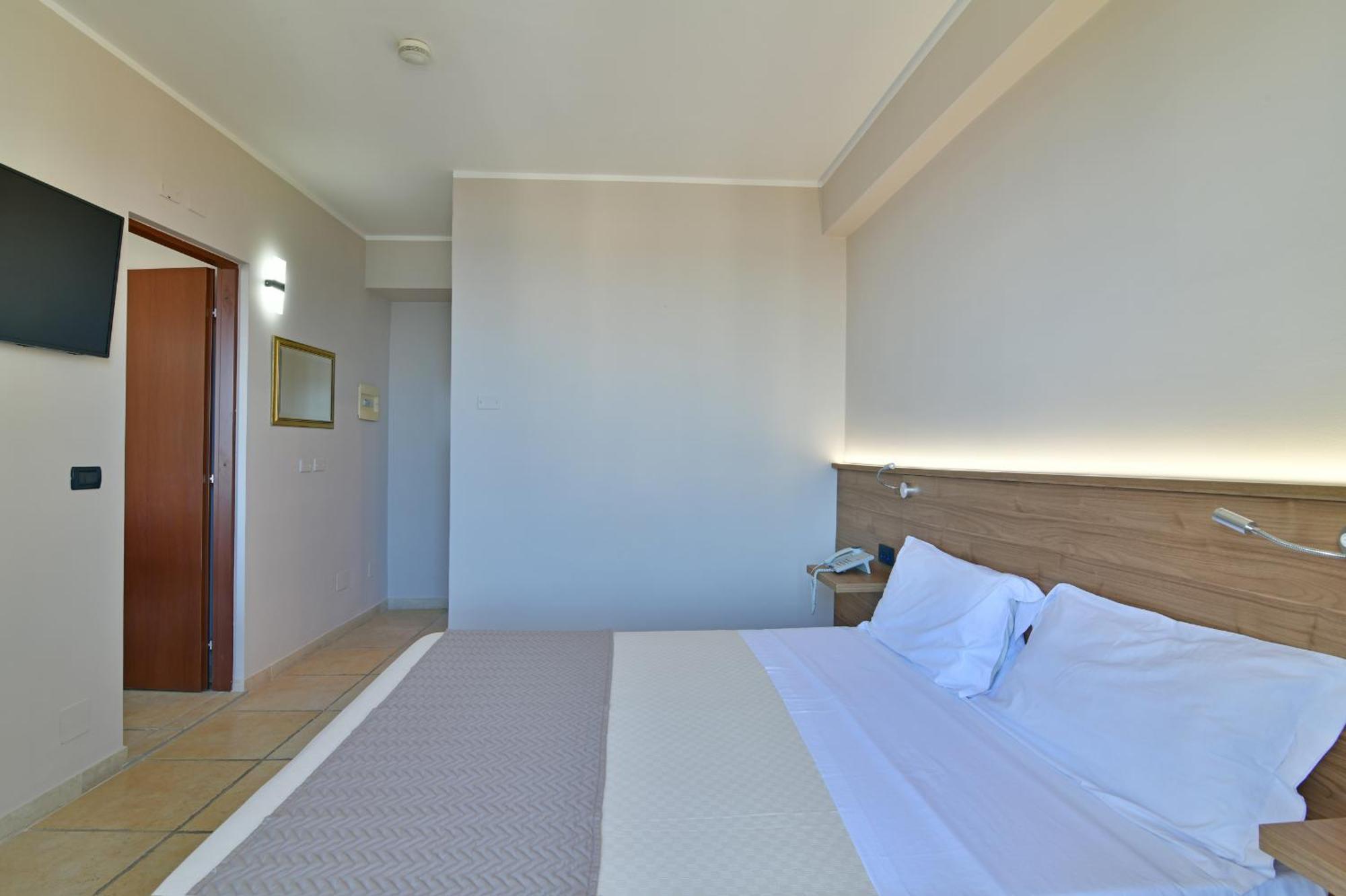 Hotel & Apartments Villa Linda Giardini-Naxos Exterior foto