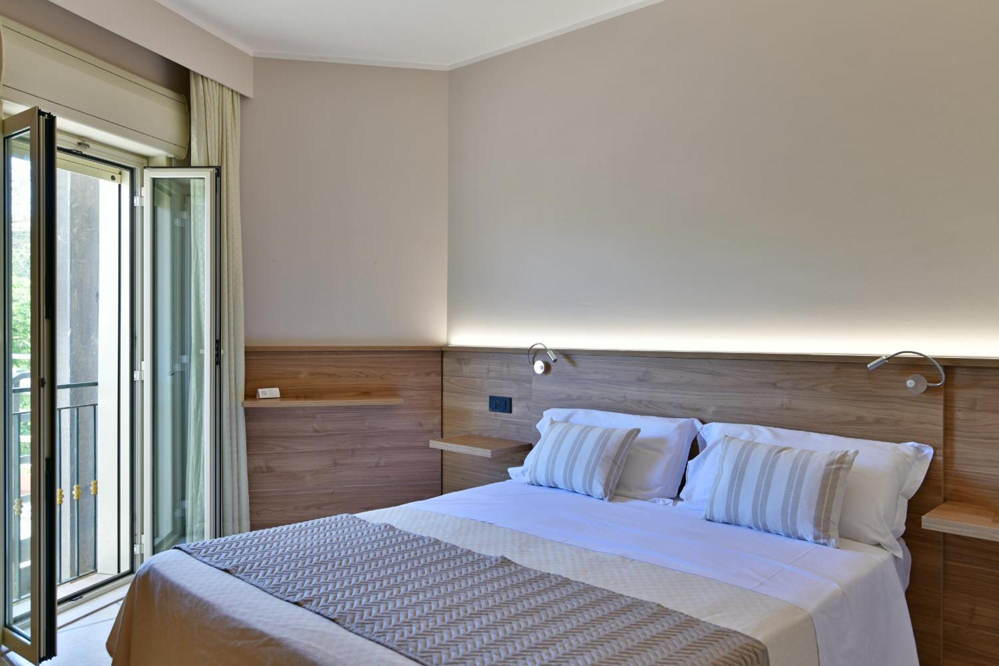 Hotel & Apartments Villa Linda Giardini-Naxos Exterior foto