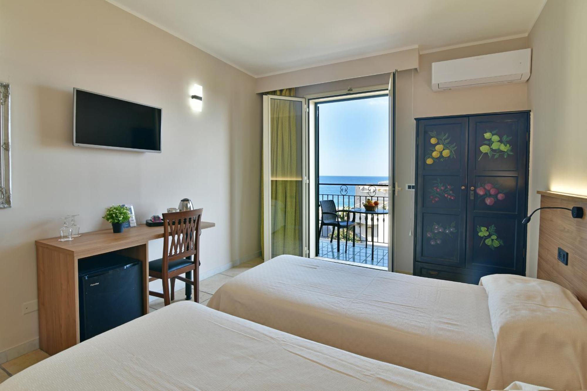 Hotel & Apartments Villa Linda Giardini-Naxos Exterior foto