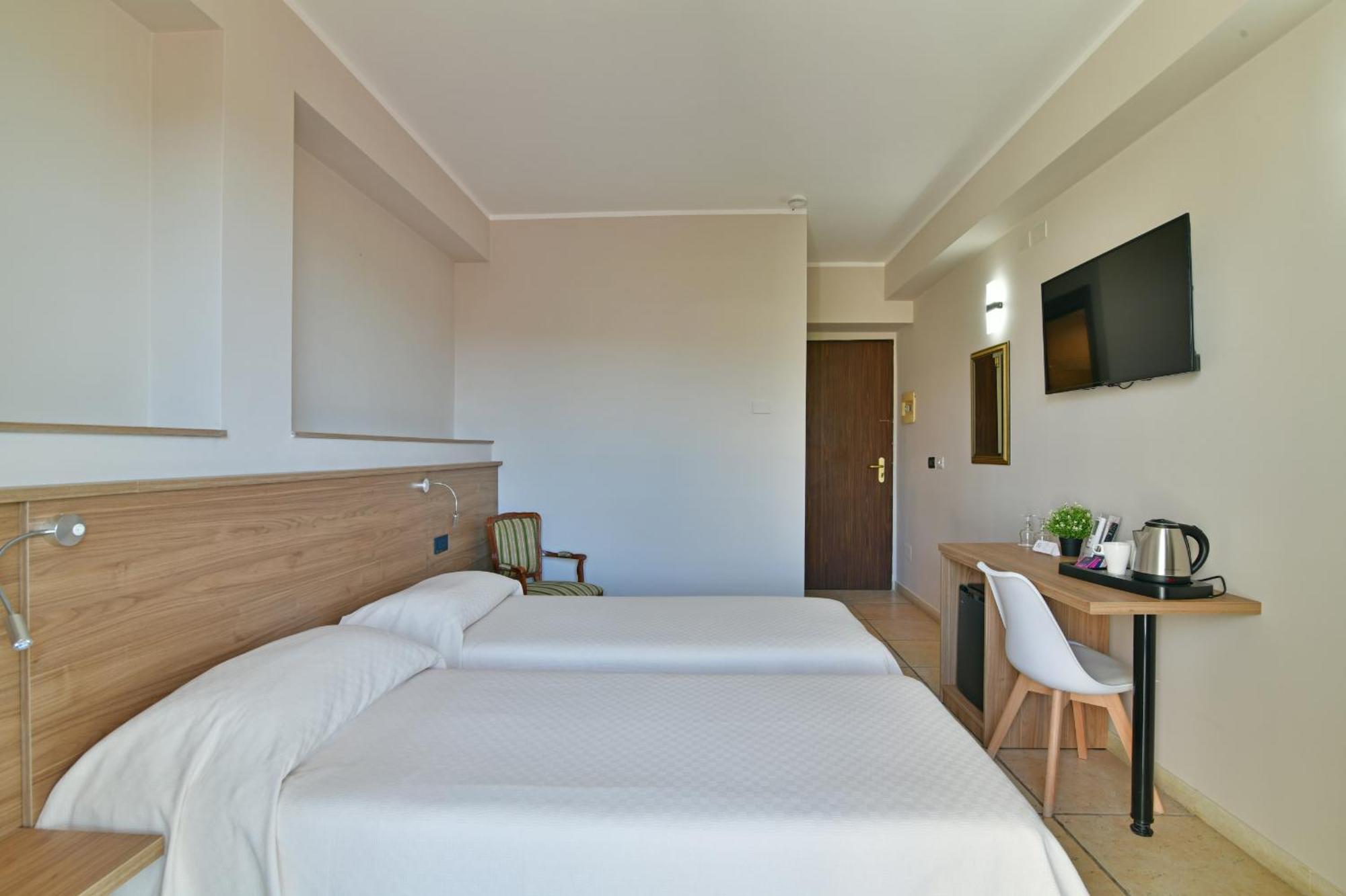 Hotel & Apartments Villa Linda Giardini-Naxos Exterior foto