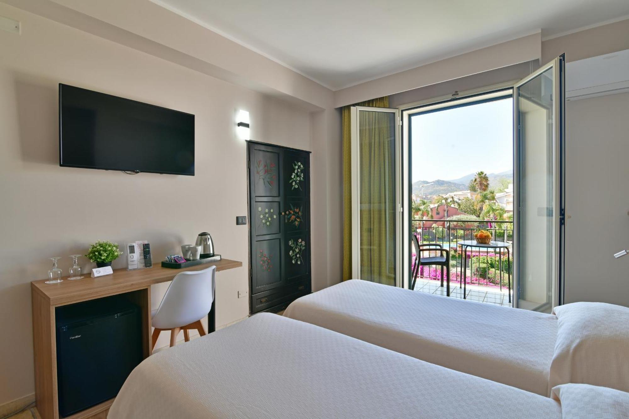 Hotel & Apartments Villa Linda Giardini-Naxos Exterior foto